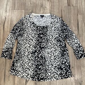 Talbots Woman Black and White Animal Print Lightweight Cardigan Sweater 1X (P13)